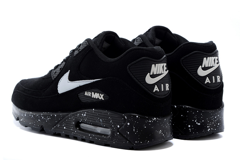 basket nike noir et blanche femme
